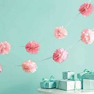 Puff Balls Honeycomb: Tissue Pom-Pom Garland Pink - 3 mtrs