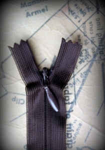 Products: Brown 25 Invisible