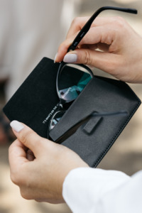 Accessories 1: Fox and Leo glasses case - Black