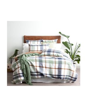 Home Decor: Olivia Quilt Cover Set