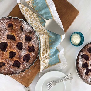 Frontpage: Plum and ginger cake