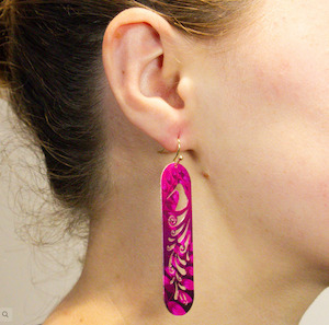 Clothing: Earring Set - Kiwi Feathers