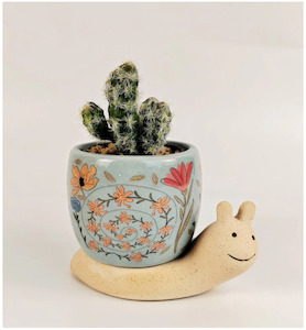 Garden: Snail with Flowers Planter Blue & Sand
