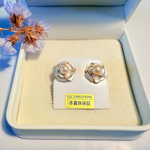 Pearl Stud Earring: Akoya Pearl Earring 6mm Grade AAAA+ Camellia Mabe