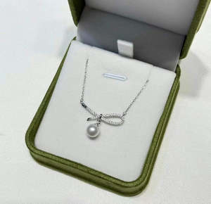Pearl Pendant: Freshwater Bowtie Pearl Pendant