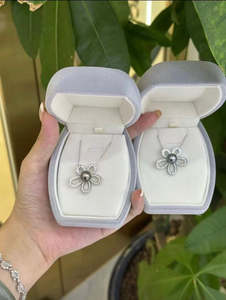 Pearl Pendant: Black Tahitian Pearl Big Flower Pendant