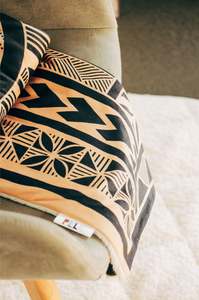 Pele Minkys: Bassy Minky