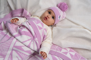 Pele Pasifikaknits: Alofa Baby Knit in Afiafi (Organic)