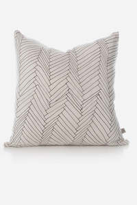 Large cushion: white thatch large cushion
