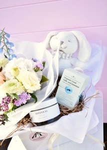 Gift Box ~ Mama & Pepi