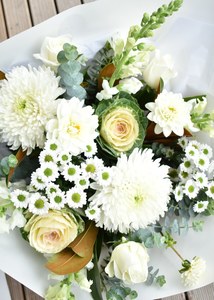 Bouquets: Seasonal Bouquet ~ White