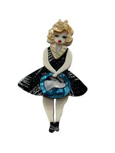 Brooches: 50s LADY BROOCH