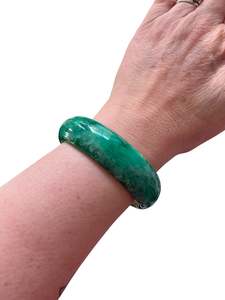 Jewellery 1: GREEN MARBELD BANGLE