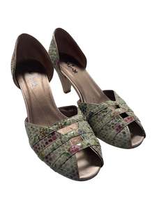 Rewind Shoes: MINX GREEN FLORAL HEELS | 40