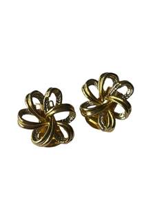GOLD DAISY CLIP ON EARRINGS