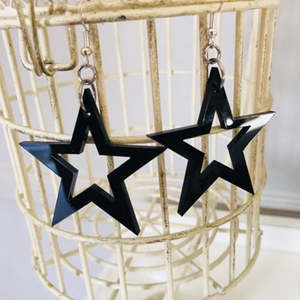 Halloween: BLACK STAR EARRINGS
