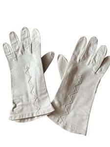 Gloves: CREAM LEATHER GLOVES