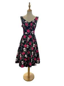 Sz 14: HEARTS & ROSE SKULL DRESS | 14