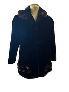 Sz 14: JIANG YING FU SHI FAUX FUR COAT | L