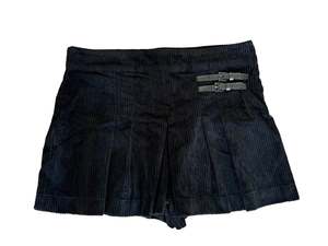 Sz 18: BLACK FRIDAY SALEM SKORT | 18