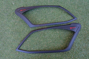 Light Cover Isuzu: Head Light  (MATTE BLACK) ( Pair）for D MAX 2012 - 2015