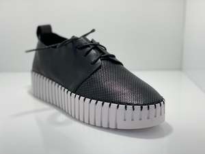 D J: Batu Leather Sneaker D & J