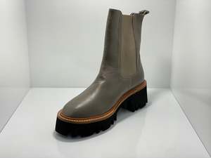 Hinako 1: Vienna Leather Pull on Boot