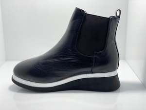 Hinako 1: Sofia Twin Gusset Leather Boot Hinako