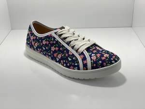 Casual: Ammy Flowers Sneaker