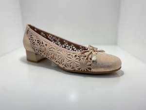 Court: PItillos PI1401 Low Heel Court Shoe