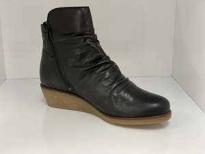 Endure Boot Black