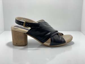 Stegma: Envelope Sandal with Natural Heel Stegmann