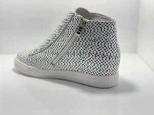 Hinako 1: High Pearl Zip Leather Boot Hinako