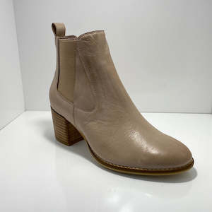 Ankle Boots: Mosha Pull On Twin Gusset Leather Boot