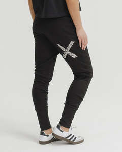 Home Lee: Apartment Pant - Winter Graphite Daisy X