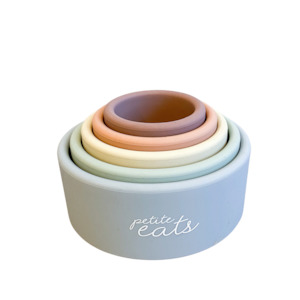 Play: Round Stacking Cups