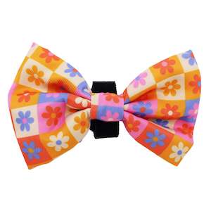 Bows: Daisies for Days- Bowtie-Medium