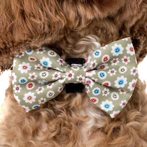 Smiley Flowers - Bowtie - LARGE