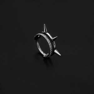 ASTM F136 Implant Grade Titanium Outward Paved CZ Triple Spikes Hinged Ring Clicker