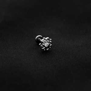 ASTM F136 Implant Grade Titanium Top Lotus CZ Flatback Labret Stud