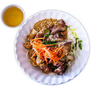 Noodle Salads: S15. Spring Roll & Lemongrass Chicken Noodle Salad