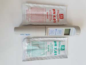 Milwaukee Pocket size pH and Temp meter