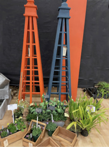 Furniture And Garden Items: Obelisque