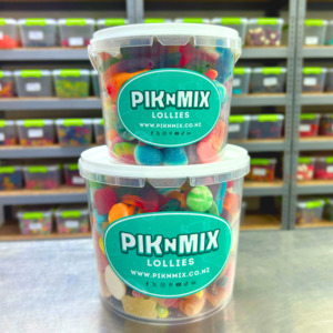 Big Ol Buckets: Bucket of Half n Half Mix