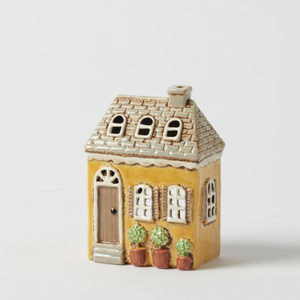 Products: W11 x H15.5 x D7.5cm