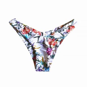 Cheeky Coverage Swimsuits: MALDIVES BIKINI BOTTOMS IN FLORENCE