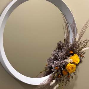 Dried Flower Wreaths: Classic Mirror