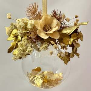 Dried Flowers: Dried Flower Topped Christmas Baubles