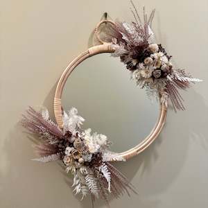 Dried Flowers: Serene Mirror