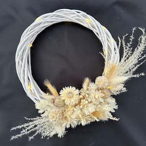 Dried Flowers: Wreath - Purity Lights